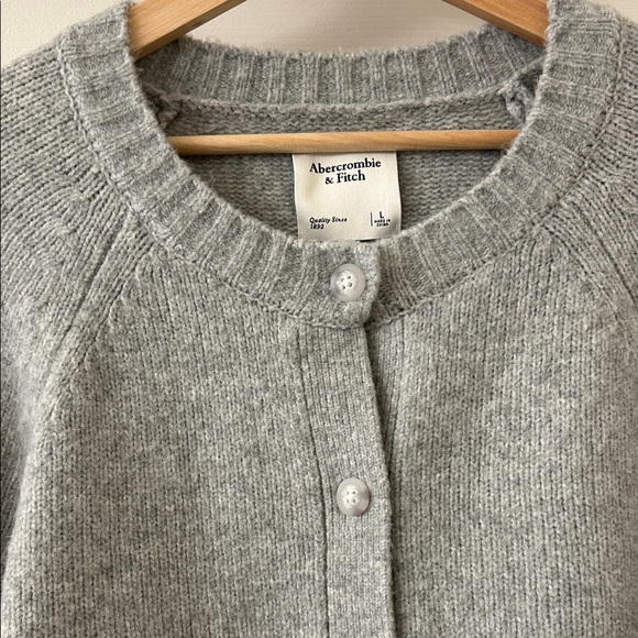Abercrombie & Fitch Crew Neck Women's Cardigan Size Large - Picture 2 of 9